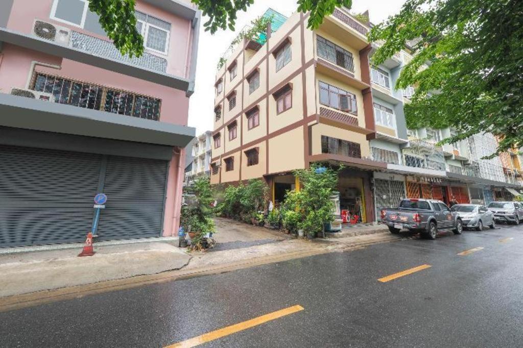 Oyo 935 The Palm Apartment Bangkok Dış mekan fotoğraf